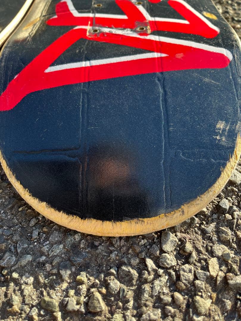 DEATH WISH 8.25x2 スケートボードデッキ ブラック/レッド