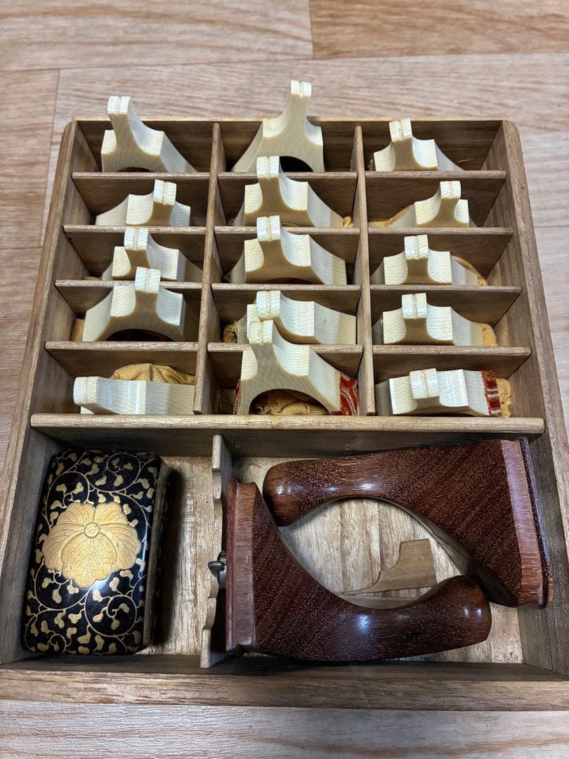 琴柱15個　天然素材　猫足　蒔絵小物入　木箱入り　和楽器　琴