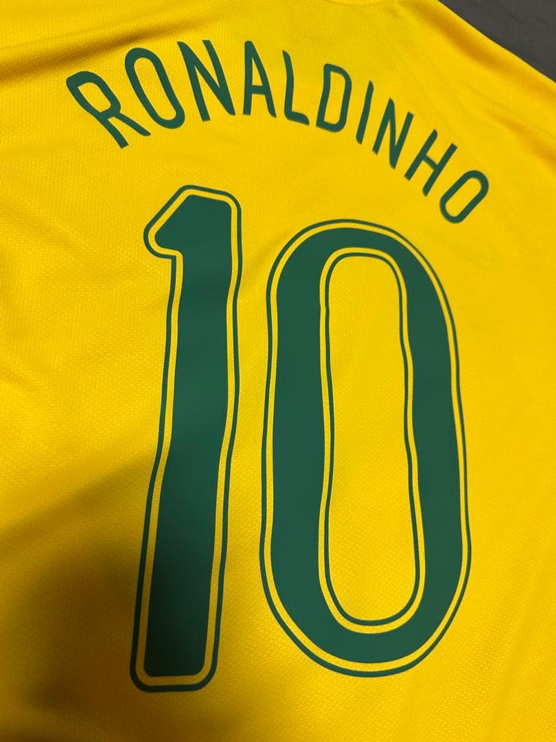 正規品2006年ブラジル代表　ユニフォーム ロナウジーニョ　Lサイズ