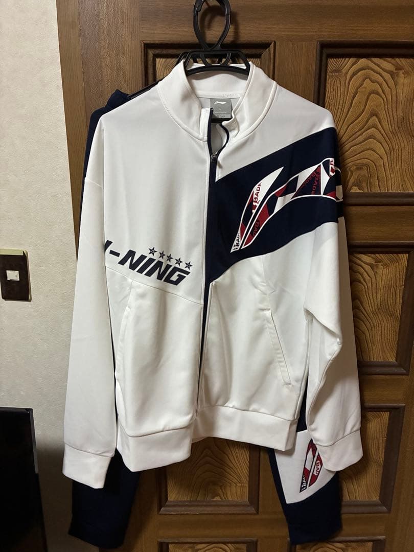 未使用　リーニン　ウオームアップ　上下　Lサイズ